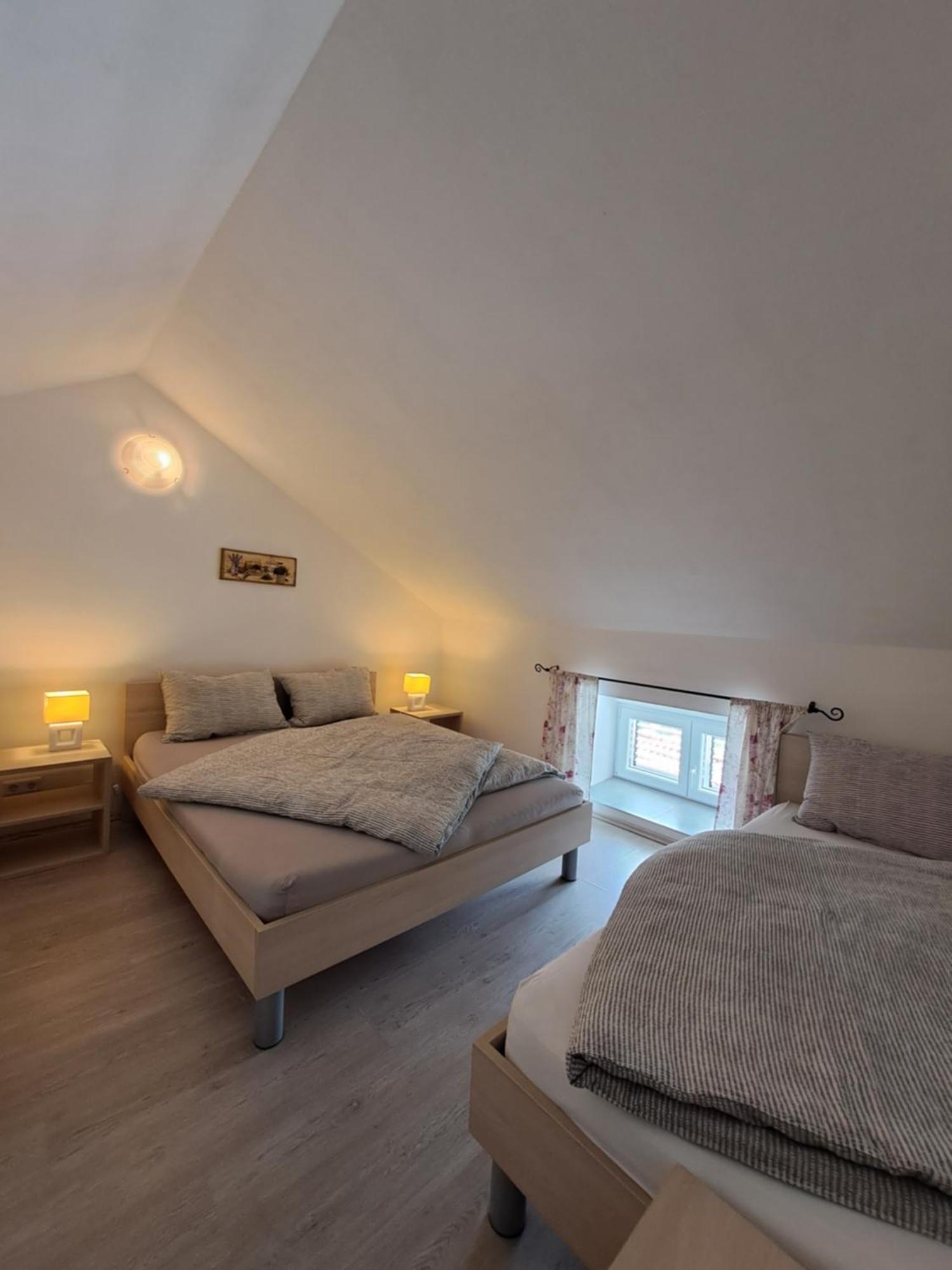 Apartament Greta Vrbnik Zewnętrze zdjęcie