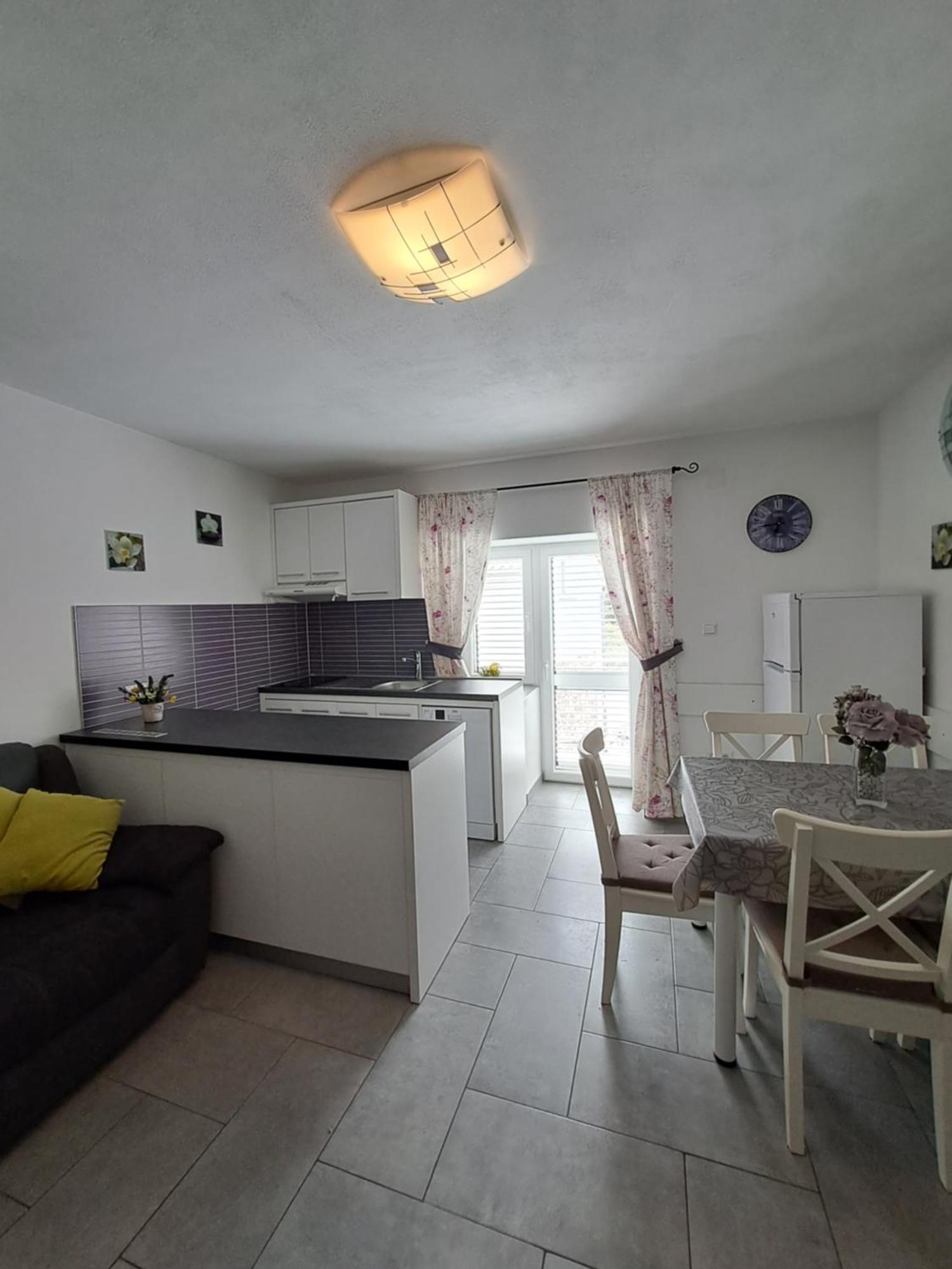 Apartament Greta Vrbnik Zewnętrze zdjęcie