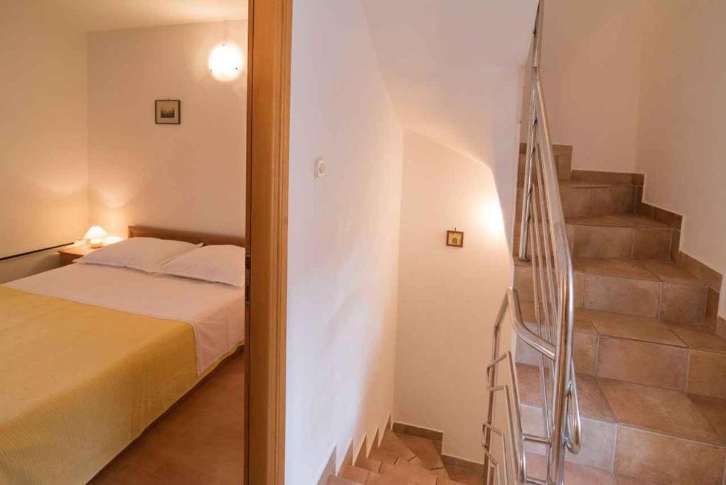 Apartament Greta Vrbnik Zewnętrze zdjęcie
