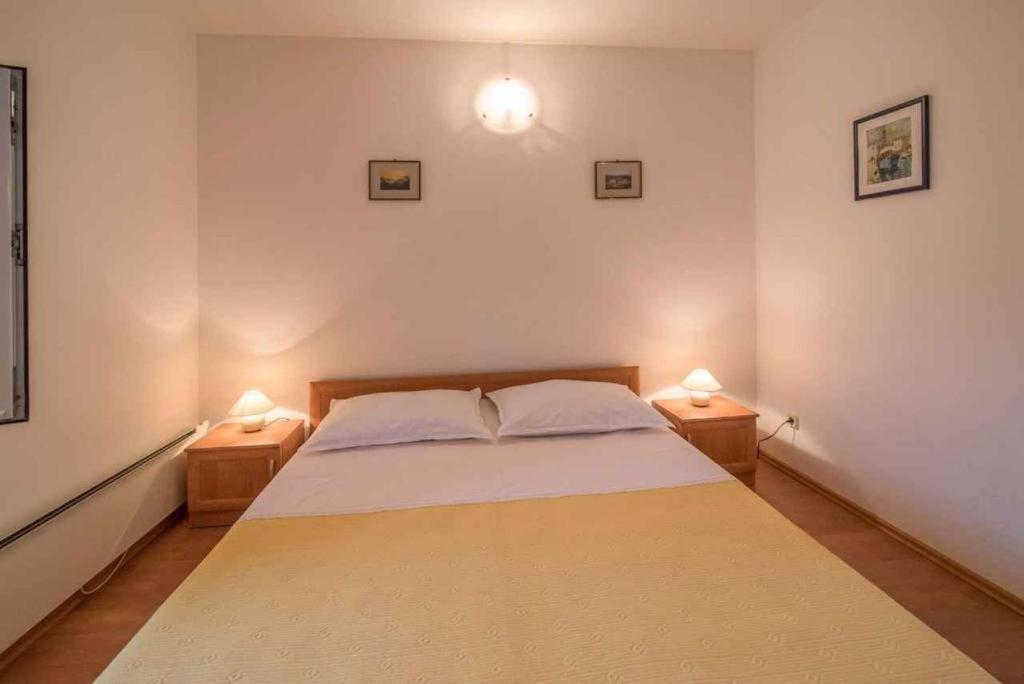 Apartament Greta Vrbnik Zewnętrze zdjęcie
