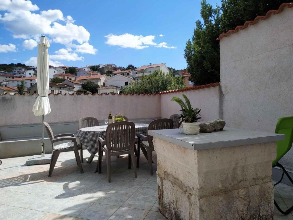 Apartament Greta Vrbnik Zewnętrze zdjęcie